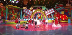 少儿情景剧表演节目《放下手机抱抱我》全套资料_少儿口才节目网