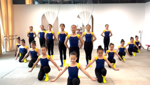 少儿舞蹈表演节目《一路花开》全套资料_少儿口才节目网