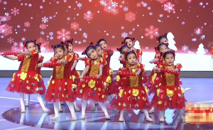 少儿春节舞蹈表演节目《冰糖葫芦》全套资料_少儿口才节目网